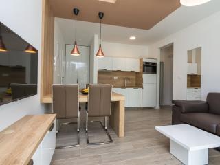 Guest House Petra Trogir Bagian luar foto